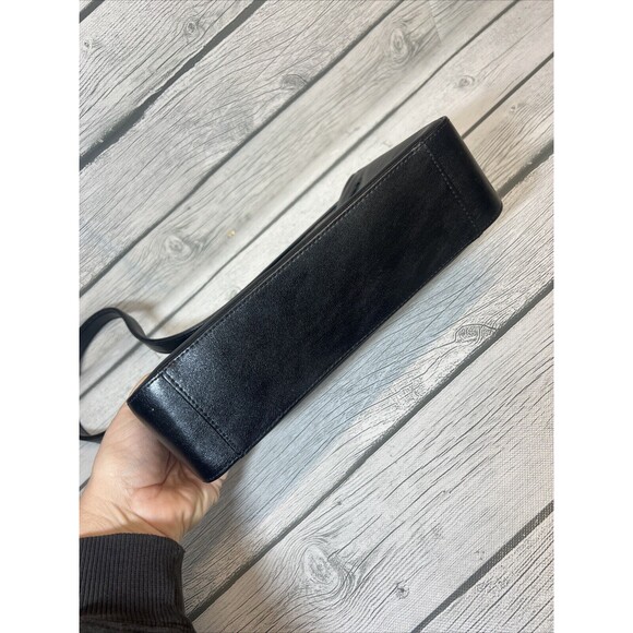 Guess Vintage Black Shoulder Bag Zip Closure Soft Leather 10 X 6 Y2K - Picture 10 of 11